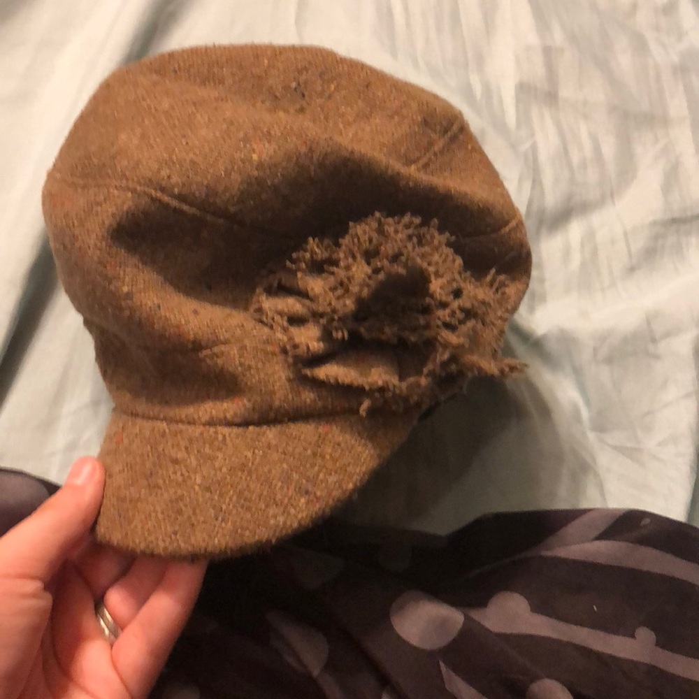 Hat never worn - Picture 2 of 2